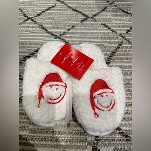 Santa Red Smile Face Sz 11-12 Kids Furry Slippers Warm Indoor Christmas Gift